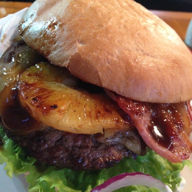 Devil's Staircase (NZ Beef, Pineapple, Cheese, Bacon, BBQ...) from Devil Burger on #foodmento http://foodmento.com/dish/8328