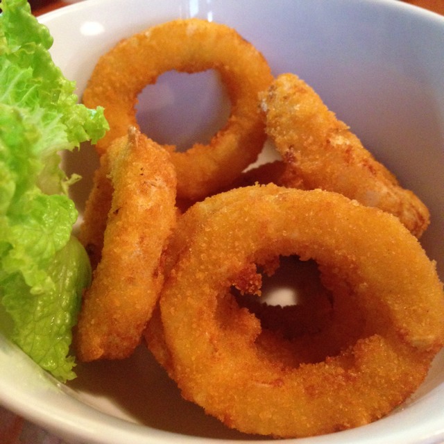 Devil's Hula Hoops (Crispy Onion Rings) from Devil Burger on #foodmento http://foodmento.com/dish/8329