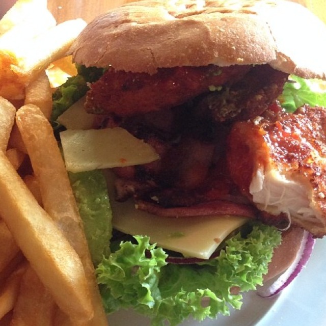 Bottomless Pit Burger (Chicken, Bacon, Avocado, Brie Cheese...) at Devil Burger on #foodmento http://foodmento.com/place/2174