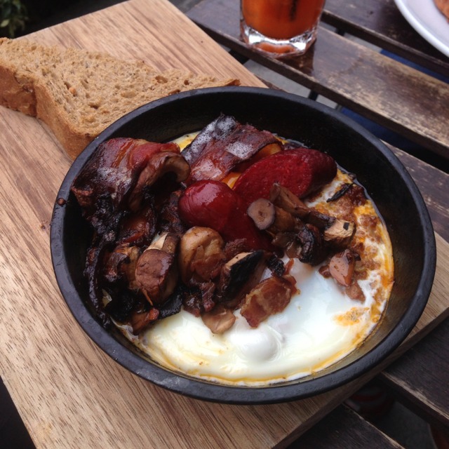 Moroccan Baked Eggs (Beef, Chorizo Sausage, Maple Bacon) from Toby's Estate on #foodmento http://foodmento.com/dish/3951