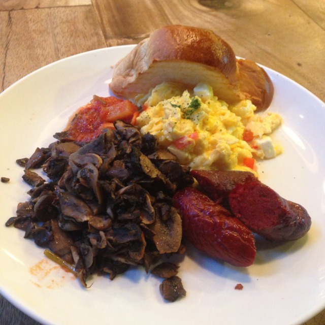 Peasant Eggs (Scrambled Eggs, Chorizo Sausage...) at Toby's Estate on #foodmento http://foodmento.com/place/1001