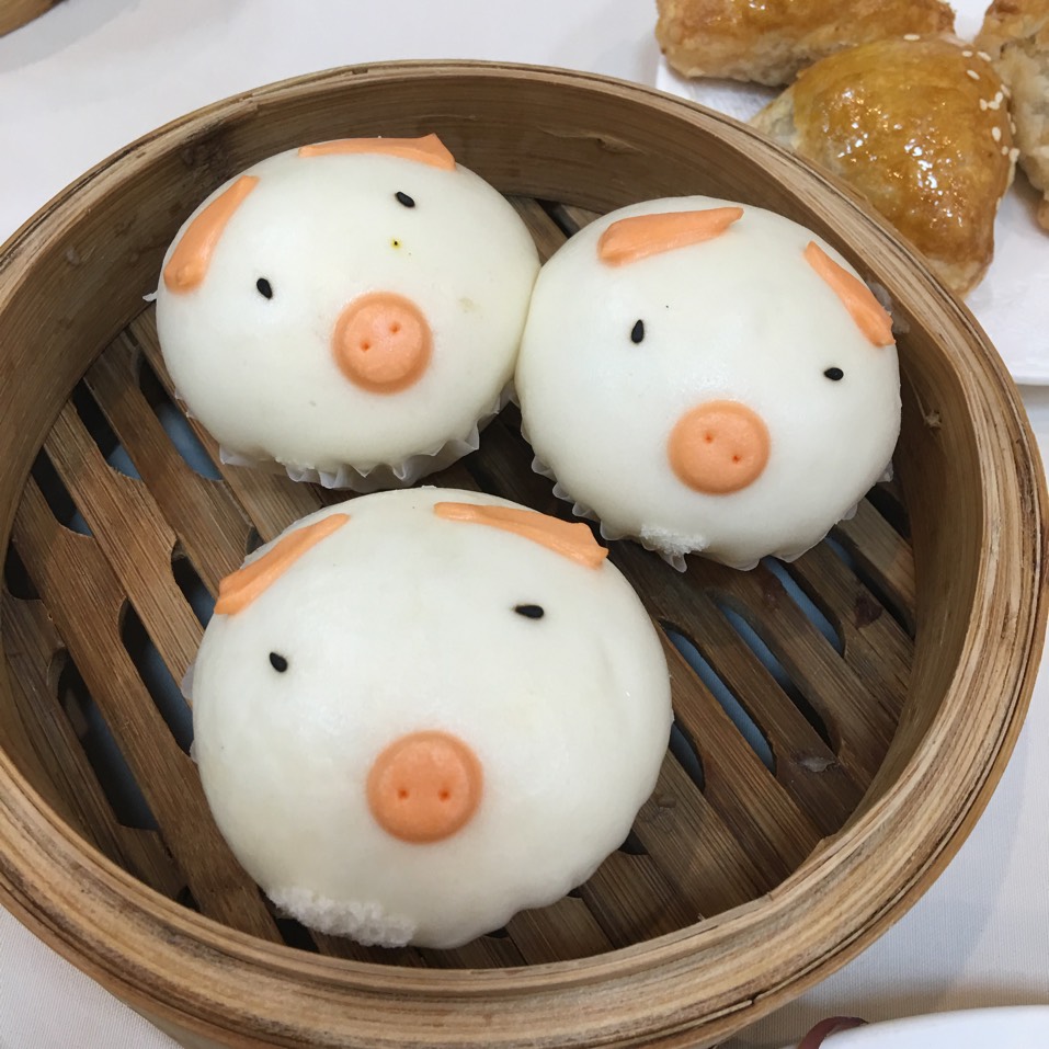 Pig Face Custard Buns at Joy Luck Palace on #foodmento http://foodmento.com/place/10059