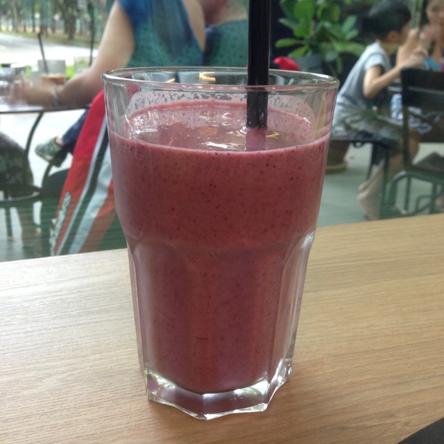 Very Berry Smoothie (Apple, Banana, Kiwi, Berries, Honey) at Baker and Cook on #foodmento http://foodmento.com/place/1025