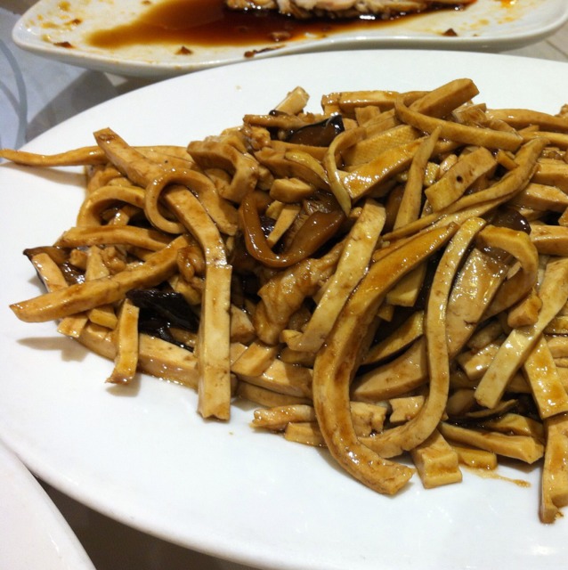 Sauteed Shredded Beancurd With Mushrooms at Meilongzhen on #foodmento http://foodmento.com/place/1033