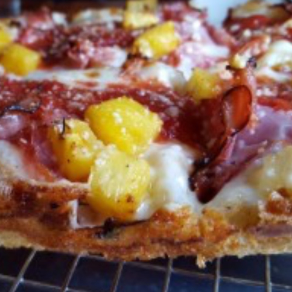 Hawaiian Pizza Pie at Emmy Squared on #foodmento http://foodmento.com/place/10569