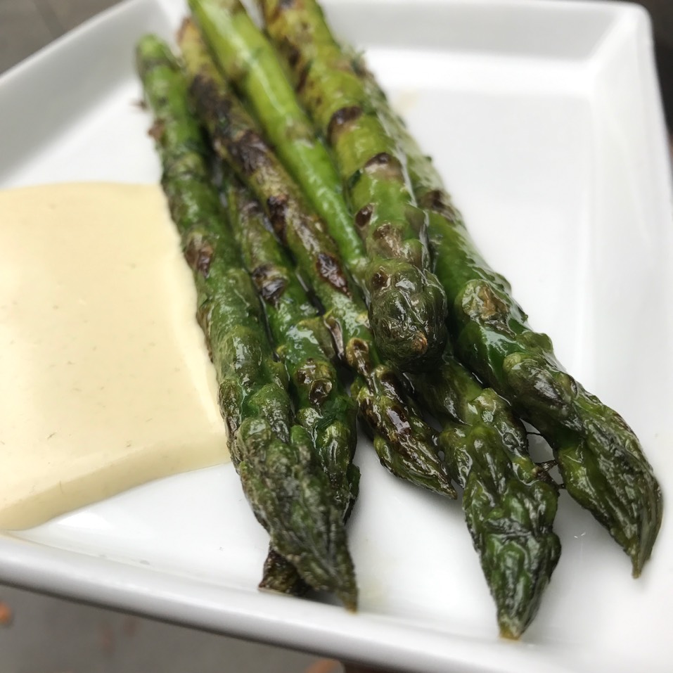 Esparragos A La Pancha (Grilled Asparagus) from Amada (CLOSED) on #foodmento http://foodmento.com/dish/40929