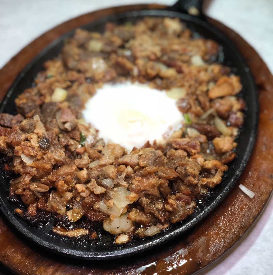 Sizzling Sisig at Tito Rad's Grill & Restaurant on #foodmento http://foodmento.com/place/10645
