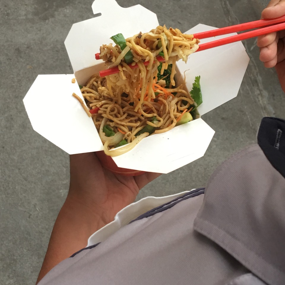 Darjeeling Hakka Lo-mein from The Chinese Club on #foodmento http://foodmento.com/dish/39778