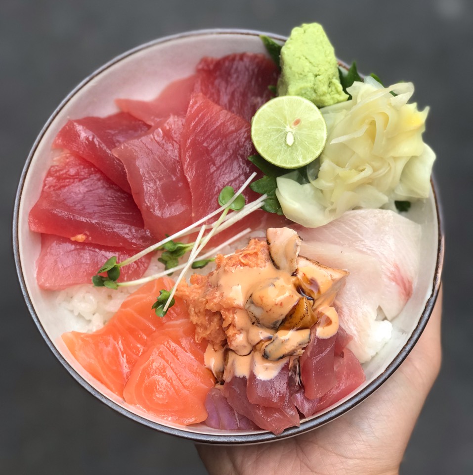 Three Amigos (Tuna, Salmon, Hamachi, Spicy Tuna, Yaki Salmon) Don from Kaoru on #foodmento http://foodmento.com/dish/40142