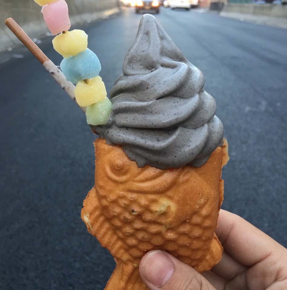 Taiyaki Black Sesame Ice Cream at Ice & Pan Taiyaki Sweets on #foodmento http://foodmento.com/place/10741