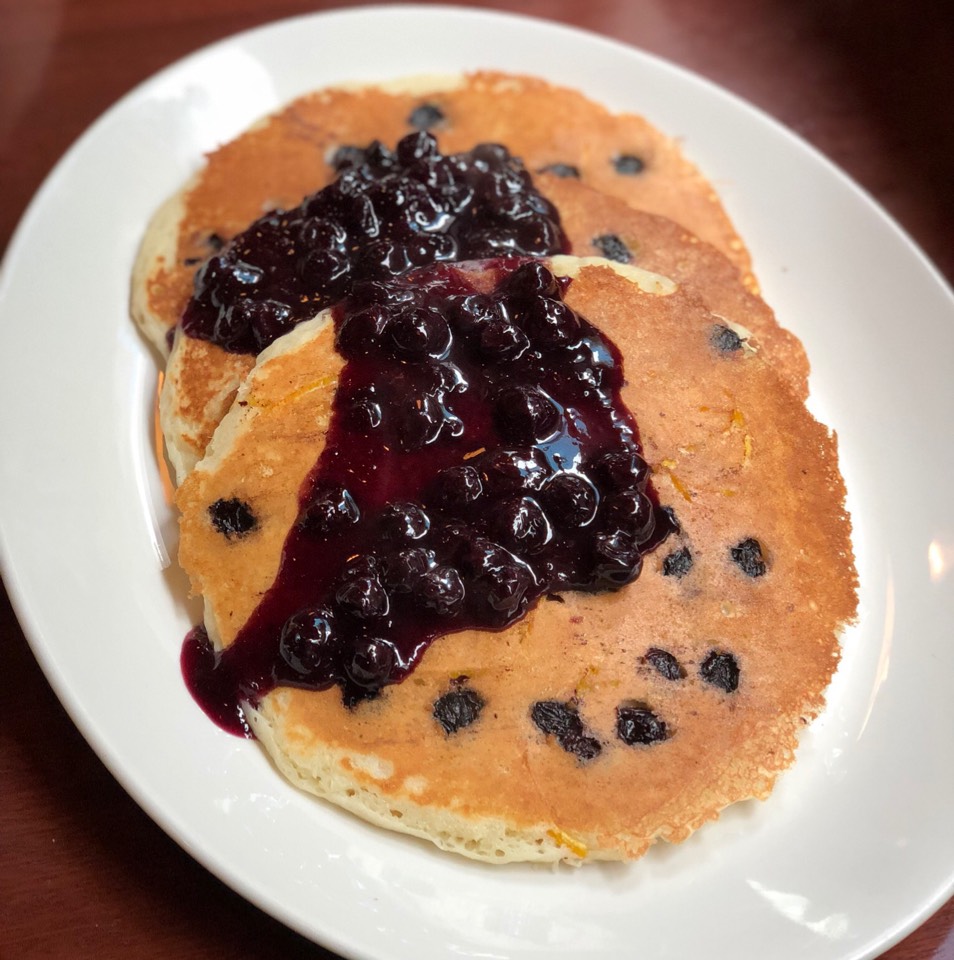 Maine Blueberry Buttermilk Pancakes at Brooklyn Diner on #foodmento http://foodmento.com/place/10834