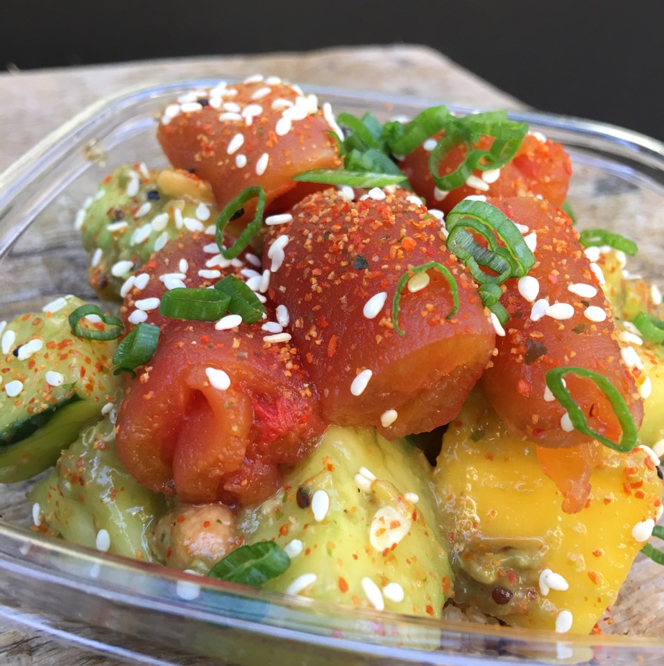 Poke Side Salad (Tomato Sushi) from Fresh&Co on #foodmento http://foodmento.com/dish/40753