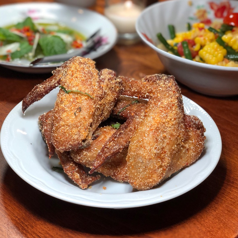 Zabb Wings (Fried Chicken) from Fish Cheeks on #foodmento http://foodmento.com/dish/44419