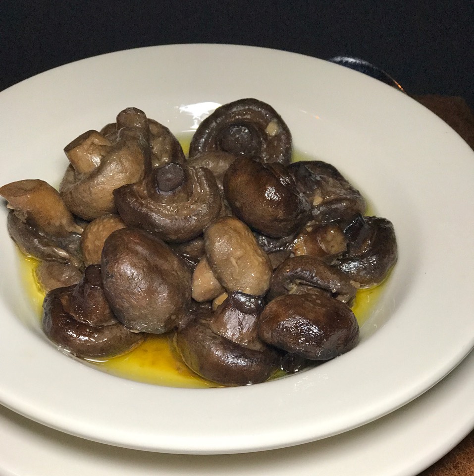 Sauteed Mushrooms  at Bob's Steak & Chop House on #foodmento http://foodmento.com/place/10987