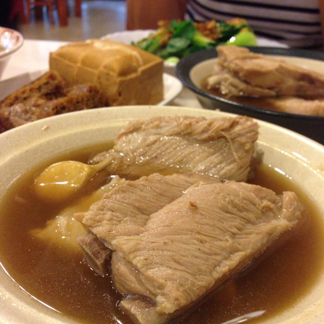 Signature Pork Ribs Soup from Ng Ah Sio Bak Kut Teh 黄亚细肉骨茶 (CLOSED) on #foodmento http://foodmento.com/dish/4772