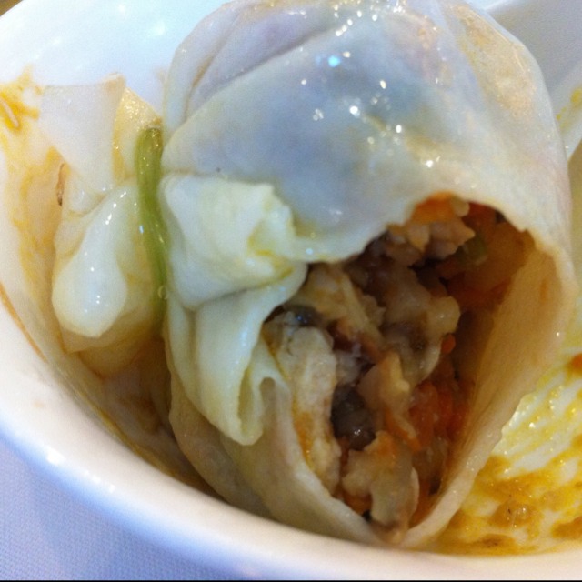 8 Treasures Purse (Dumpling) from 王朝大酒店 | Dynasty Restaurant on #foodmento http://foodmento.com/dish/4321