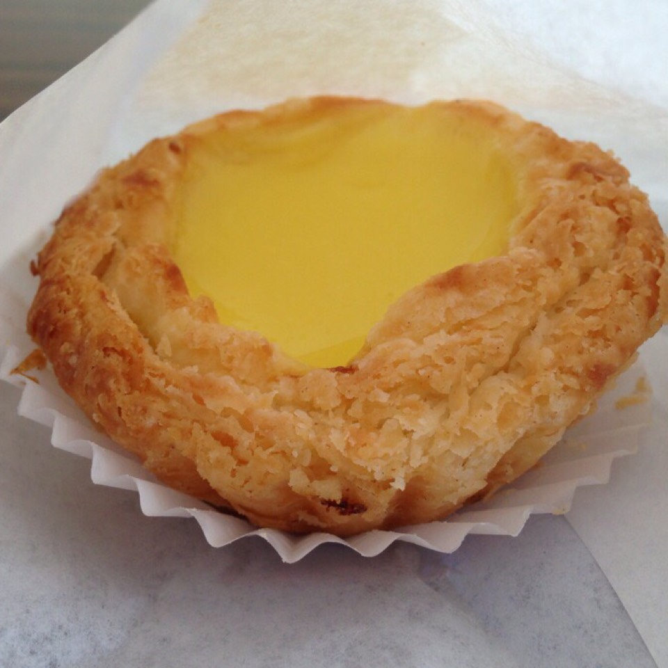 Egg Tarts at Eck Bakery on #foodmento http://foodmento.com/place/11025