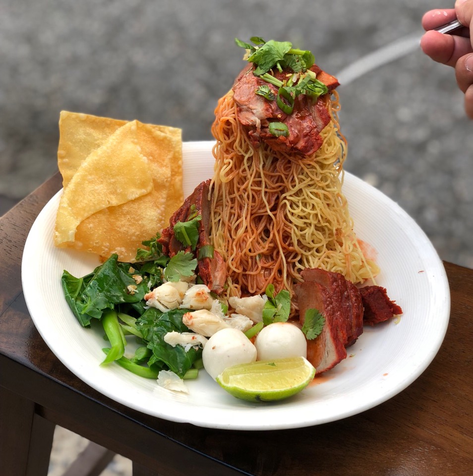 Bamee Puu & Moo Dang (Dry Egg Noodles, Roast Pork, Fish Ball, Crab Meat, Peanut) from Dek Sen on #foodmento http://foodmento.com/dish/45939