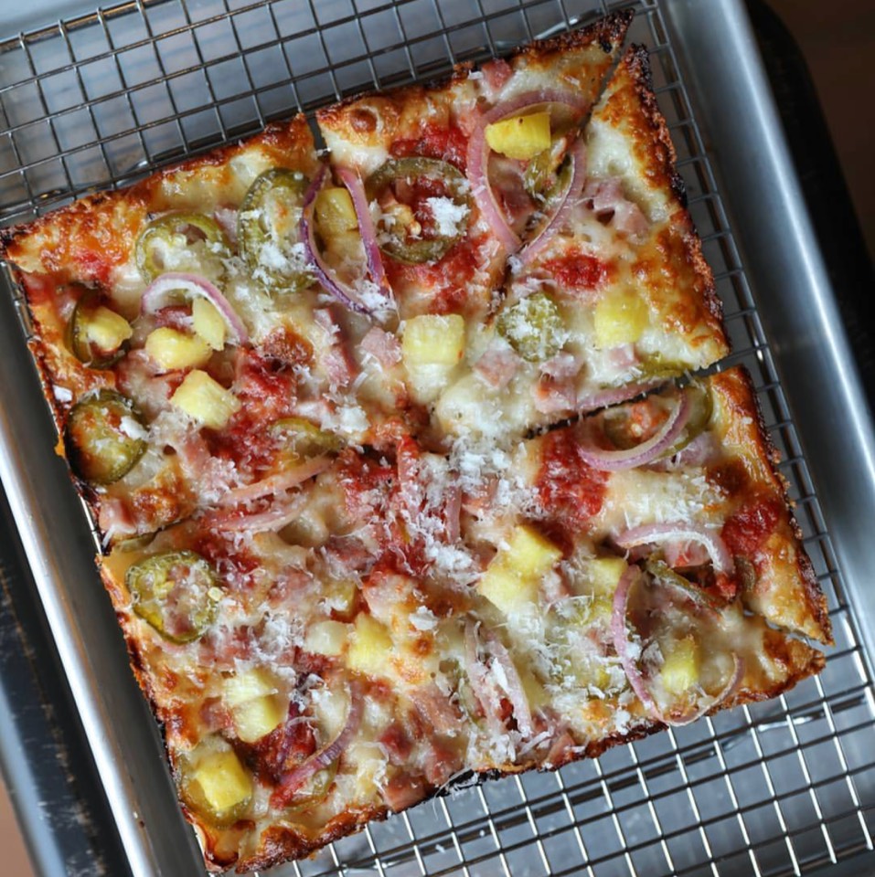 Pan Pizza With Smoked Ham, Pineapple, Jalapeños from Atlantic Social Club on #foodmento http://foodmento.com/dish/42555
