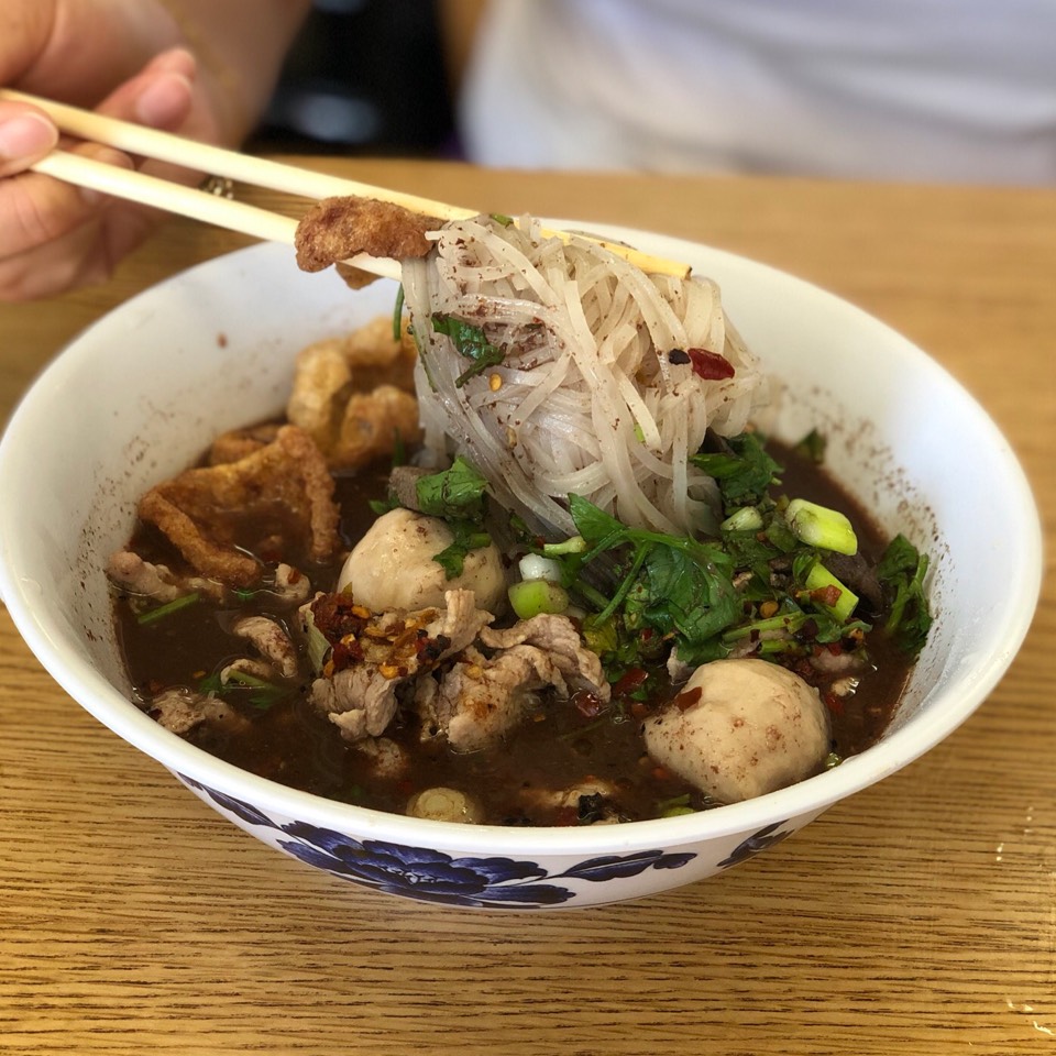 Boat Noodle Soup With Pork, Pork Meatballs, Stomach, Liver at Sapp Coffee Shop on #foodmento http://foodmento.com/place/11178