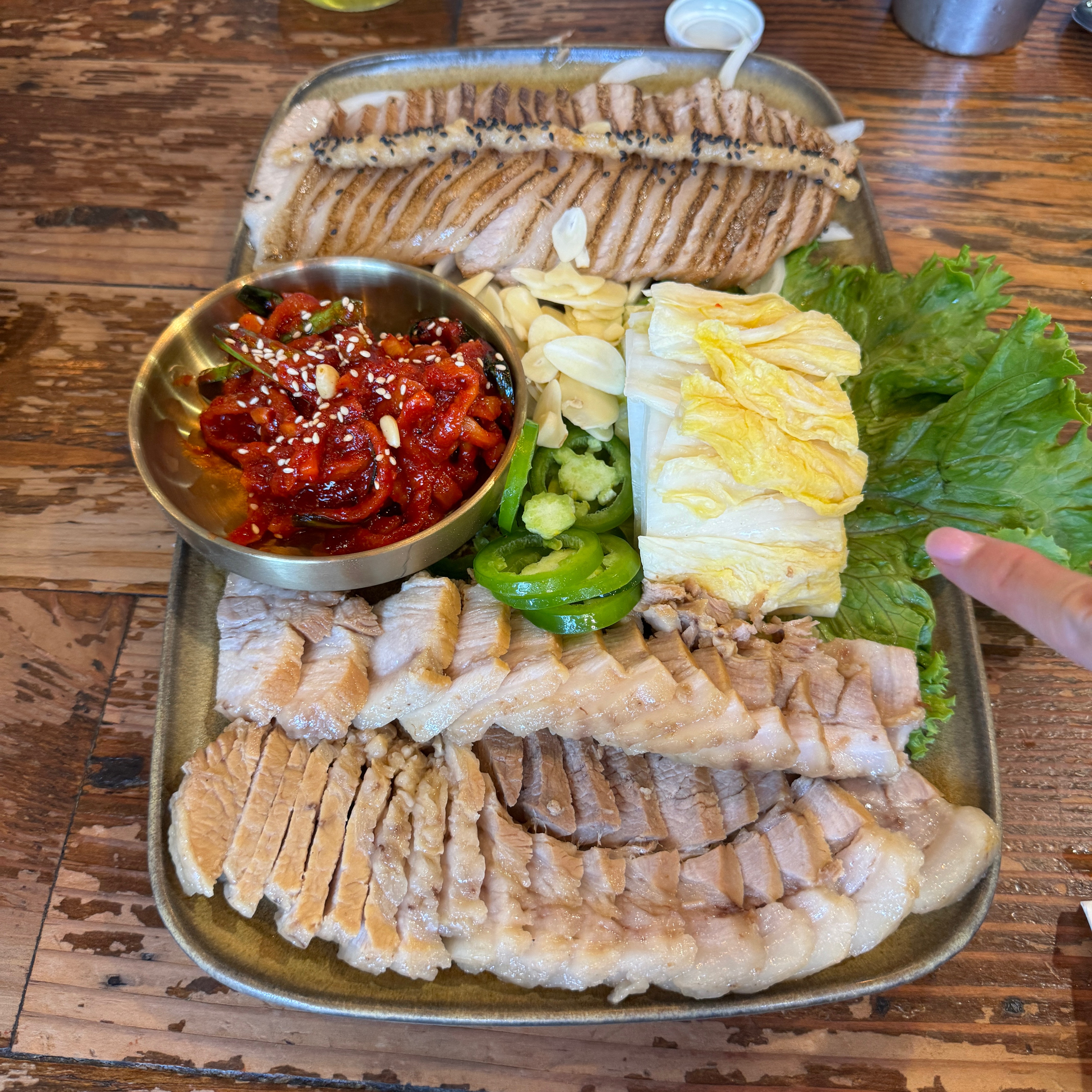 Bossom Jowl Combo $63 med from Hangari Bajirak Kalguksoo on #foodmento http://foodmento.com/dish/58684