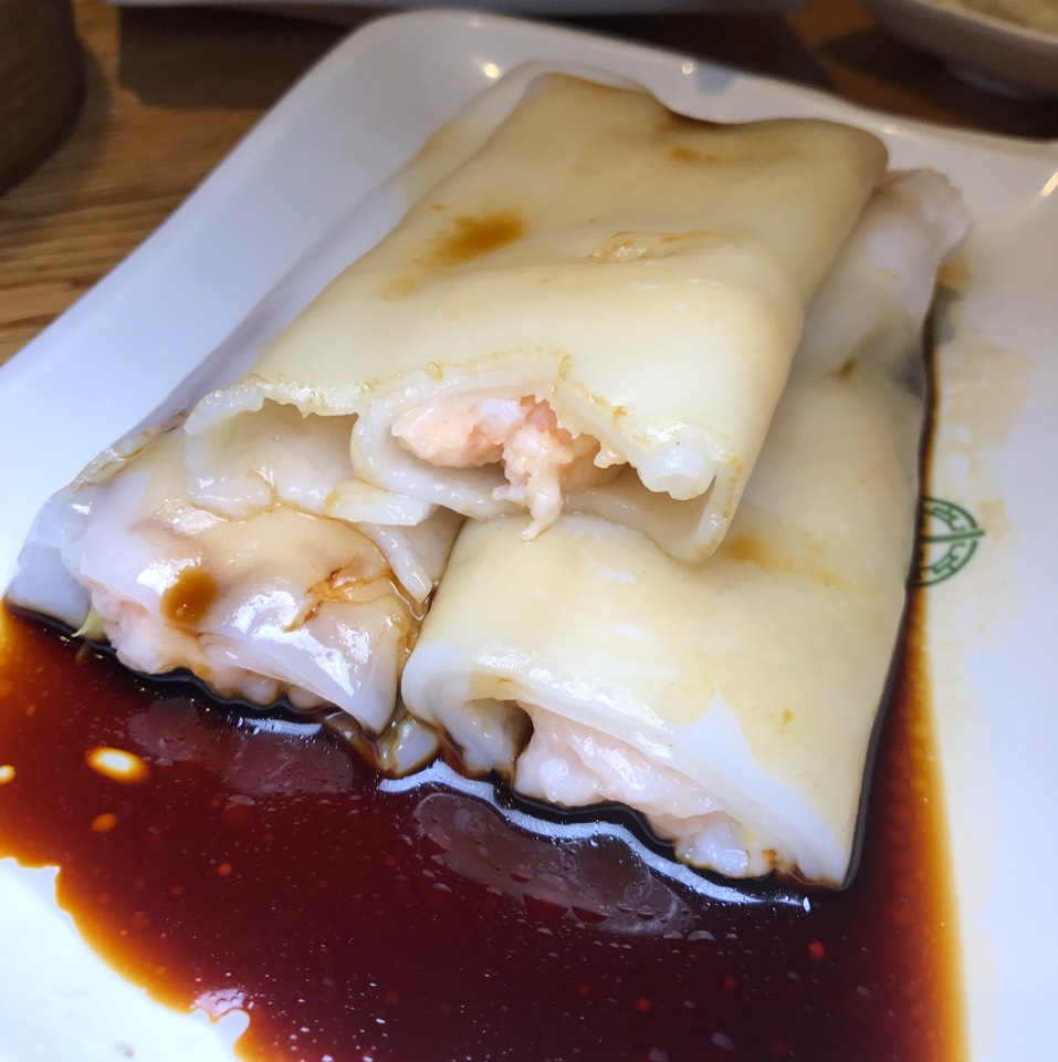 Steamed Rice Roll Stuffed With Shrimp & Chinese Chives at Tim Ho Wan 添好運 on #foodmento http://foodmento.com/place/11230