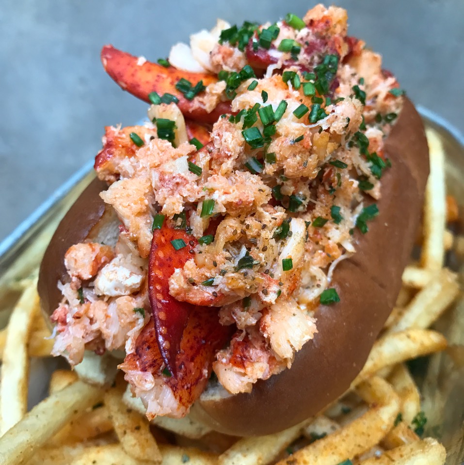 Lobster Roll With New Bae Fries at Out East (CLOSED) on #foodmento http://foodmento.com/place/11246