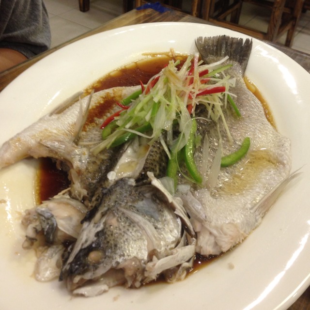 Steamed Sea Bass at 北京能人聚 (Beijing Nenrenju) CLOSED on #foodmento http://foodmento.com/place/1124