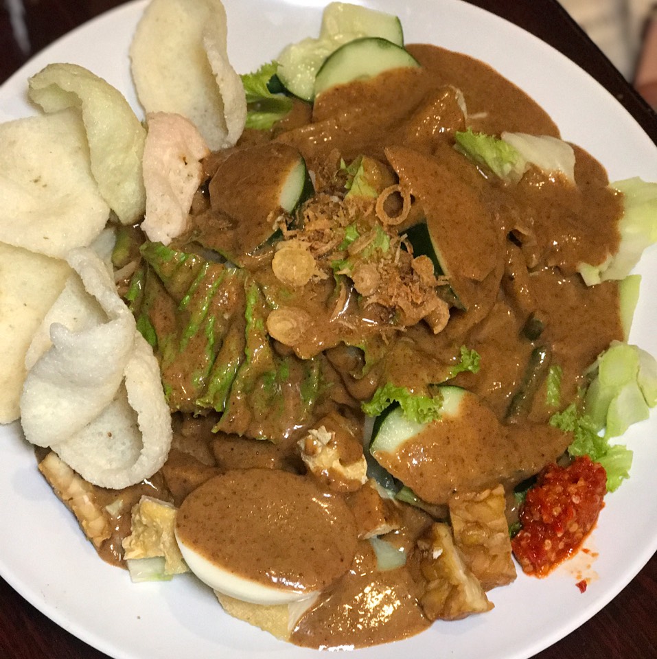 Gado-Gado Jakarta (Mixed Steamed Vegetable) from Awang Kitchen on #foodmento http://foodmento.com/dish/43336