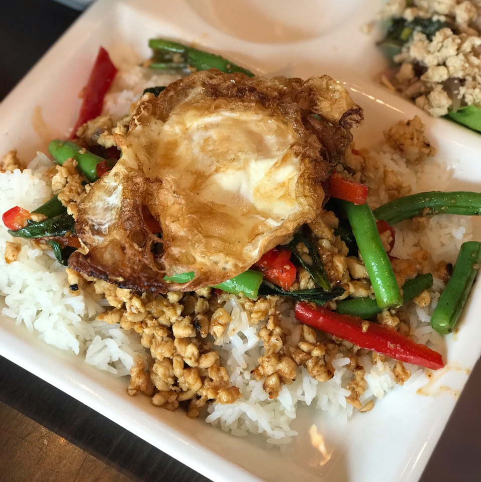 Kra Prow Khai Dao (Minced Chicken Basil) from Lan Larb Midtown on #foodmento http://foodmento.com/dish/43088