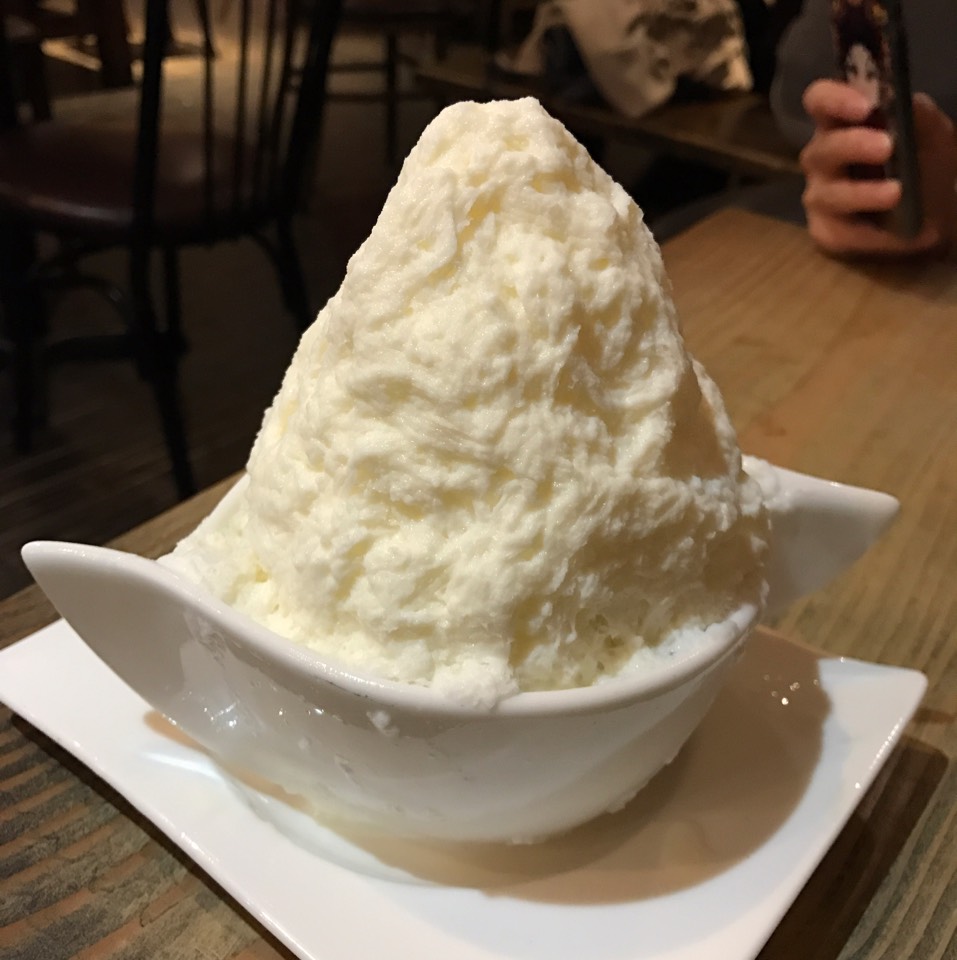 Milk Shaved Ice (Bingsoo) from Cafe Mocha on #foodmento http://foodmento.com/dish/43941