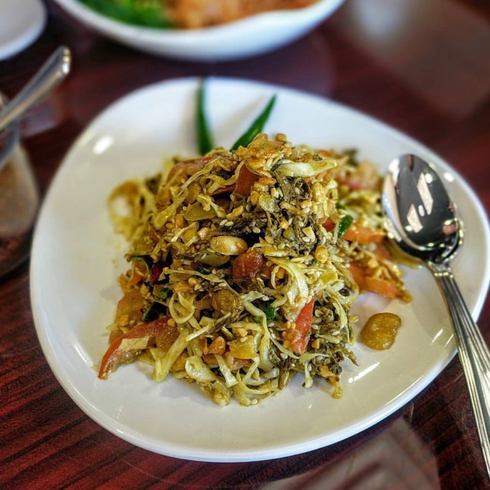 Tea Leaf Salad from Rangoon Spoon (CLOSED) on #foodmento http://foodmento.com/dish/43950