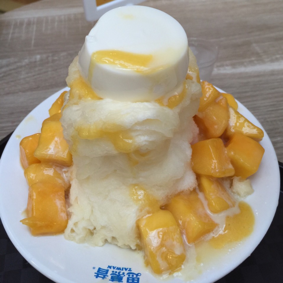 Mango Snowflake Ice from Smoothie House 思慕昔 on #foodmento http://foodmento.com/dish/44245