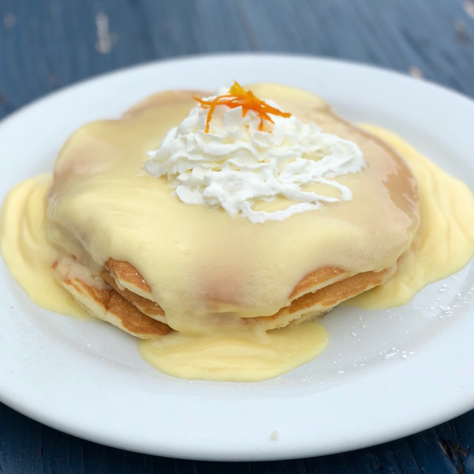 Lilikoi Pancakes (Passion Fruit Sauce) from Moke's Bread & Breakfast on #foodmento http://foodmento.com/dish/44589