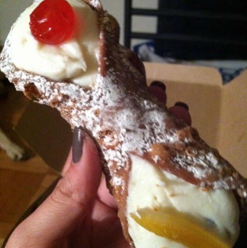 Cannoli on #foodmento http://foodmento.com/dish/45116