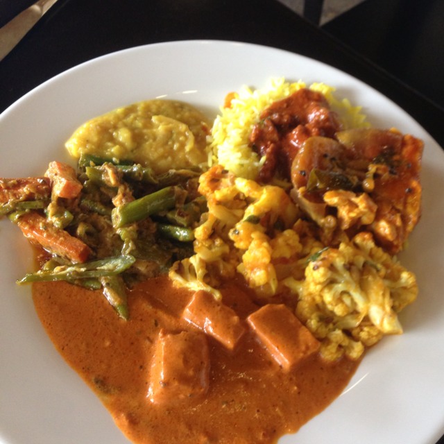 Indian Buffet Lunch (Weekend) on #foodmento http://foodmento.com/dish/4541