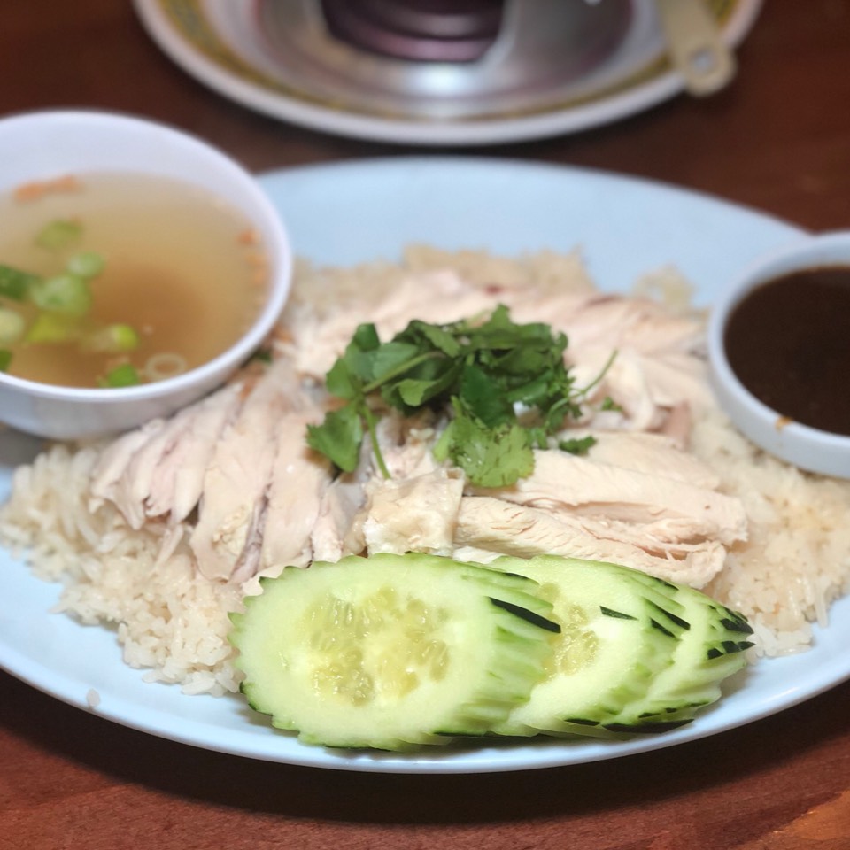 Chicken Over Rice from Ruen Pair Thai Restaurant on #foodmento http://foodmento.com/dish/45455