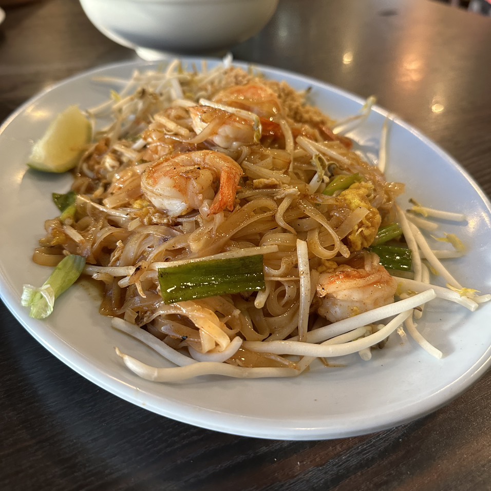 Shrimp Pad Thai $17 from Ruen Pair Thai Restaurant on #foodmento http://foodmento.com/dish/56517