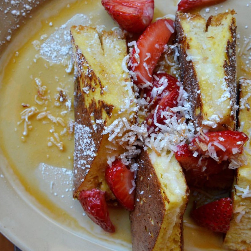 French Toast With Strawberries at Snooze An A.M. Eatery on #foodmento http://foodmento.com/place/11796