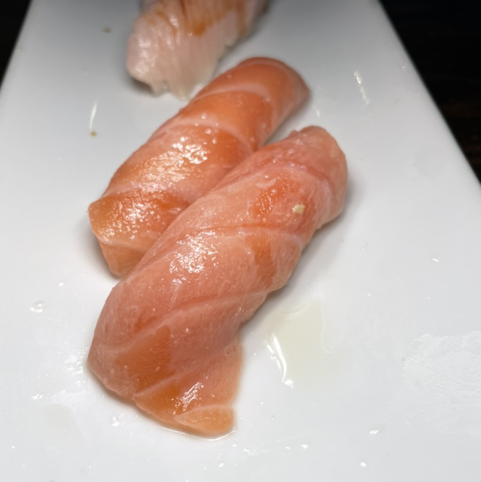 Scottish Salmon With Truffle Oil Sushi $7 at Sushi Fumi on #foodmento http://foodmento.com/place/11805