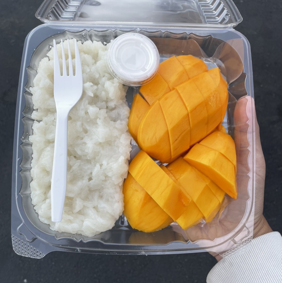Mango Sticky Rice $10 from Bhan Kanom Thai on #foodmento http://foodmento.com/dish/53740