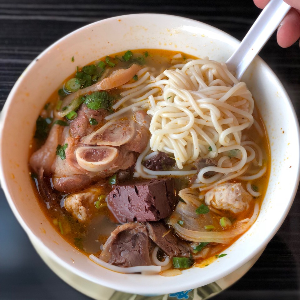 Bun Bo Hue from Hue Oi - Vietnamese Cuisine on #foodmento http://foodmento.com/dish/45466