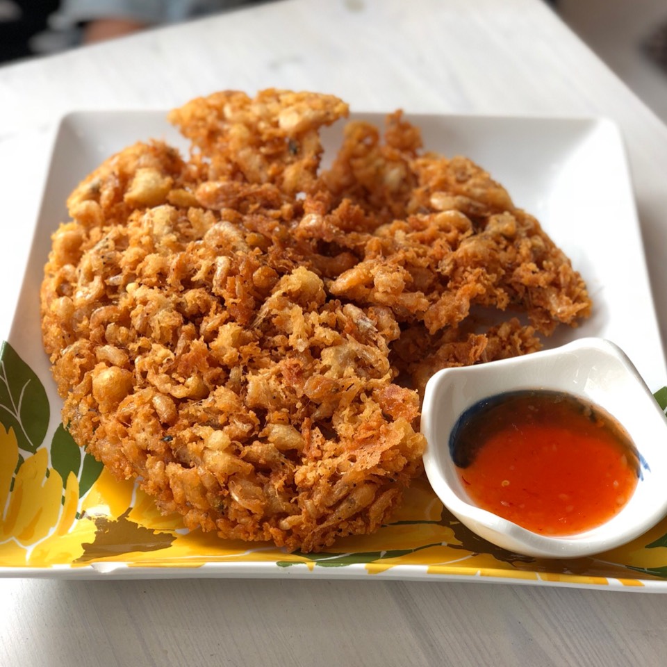 Kung Pare (Crispy Baby Shrimp Cloud Cake) from Lamoon (CLOSED) on #foodmento http://foodmento.com/dish/45916