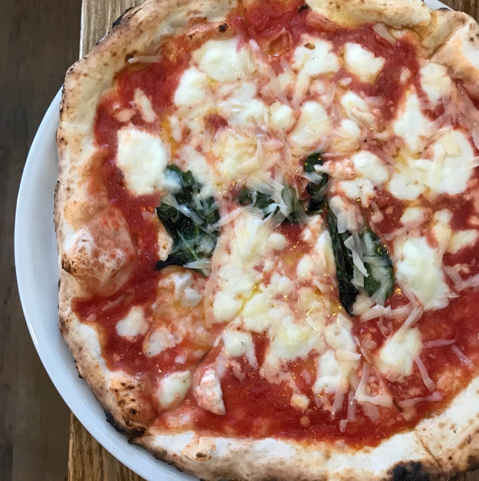 Margherita Pizza from Sorbillo Pizzeria on #foodmento http://foodmento.com/dish/45785