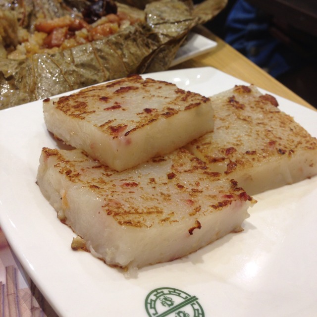 Pan Fried Carrot Cake from Tim Ho Wan 添好運 on #foodmento http://foodmento.com/dish/4594