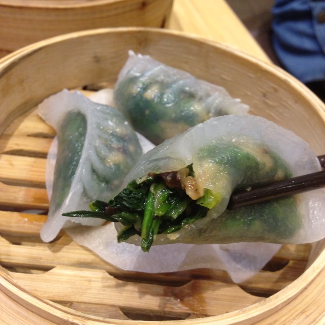 Garlic, Mushroom, Spinach Dumplings at Tim Ho Wan 添好運 on #foodmento http://foodmento.com/place/1189