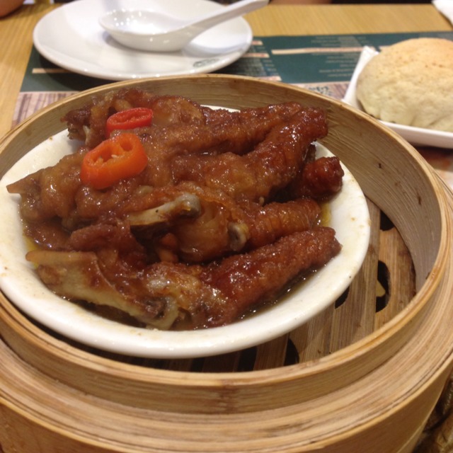 Chicken Feet With Black Bean Sauce at Tim Ho Wan 添好運 on #foodmento http://foodmento.com/place/1189