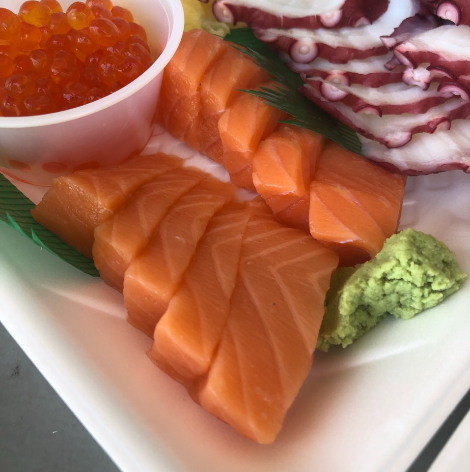 Norwegian Salmon Sashimi at Yama Seafood on #foodmento http://foodmento.com/place/11987