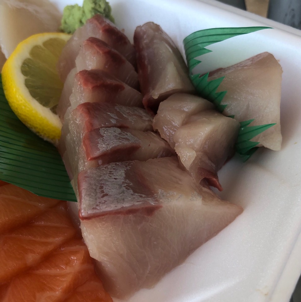 Hamachi Yellow Tail Sashimi from Yama Seafood on #foodmento http://foodmento.com/dish/47752