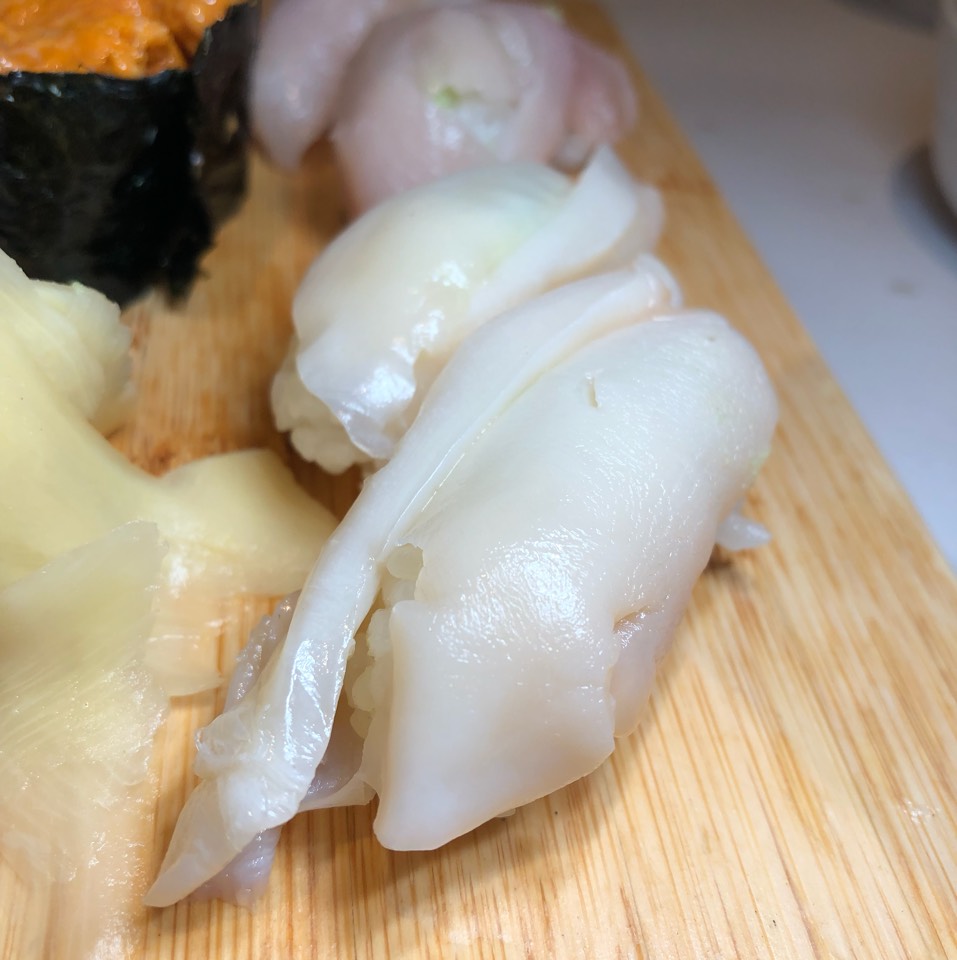 Whelk Sushi from I-naba restaurant on #foodmento http://foodmento.com/dish/48936